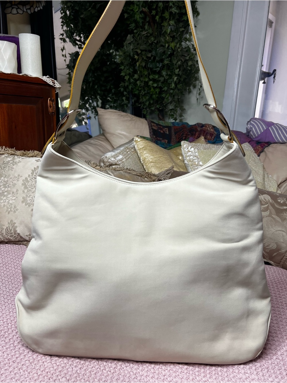 Salvatore Ferragamo Vara/Vala Ivory Canvas Hobo Shoulder Bag AU-21 8194 - Picture 3 of 12